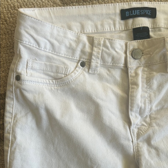 Blue Spice Women's Skinny Jeans in Cream - Picture 3 of 5